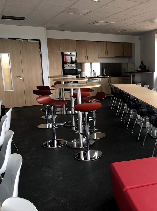 Salle de détente et restaurant professionnel