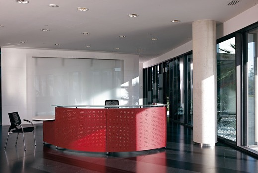 Agencement d'une banque d'accueil pour un bâtiment administratif