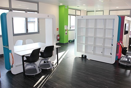 Agencement d'un espace de co-working modulable dans une université