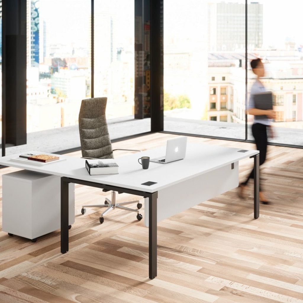 Agencement d'un bureau de direction sur mesure en L