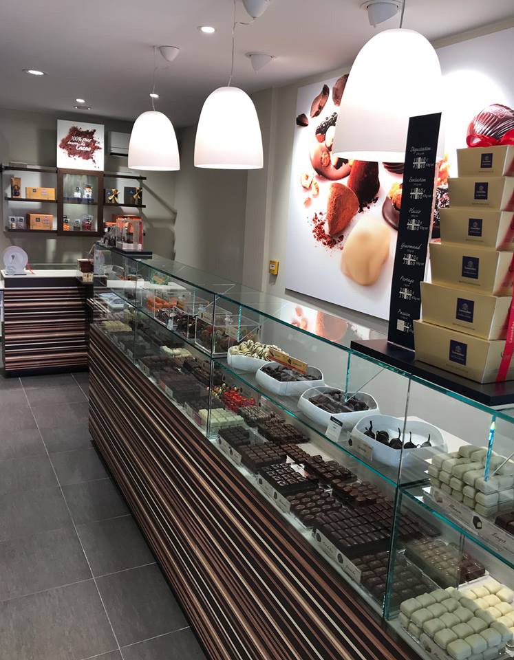 Vitrine réfrigérée pour un agencement chocolatier confiseur
