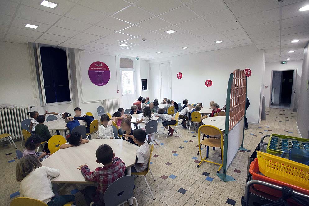 Agencement d'une salle de cohésion pour une classe maternelle