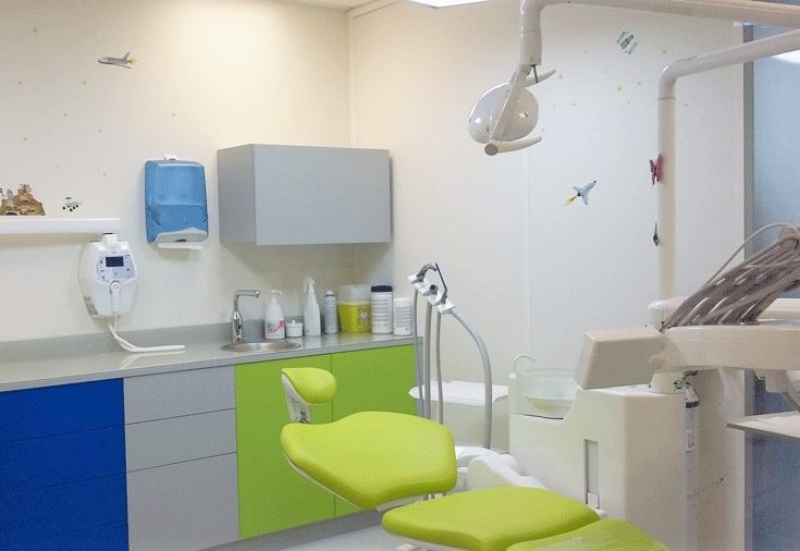 racinea agencement clinique 02 fauteuil vert rangement equipement medical