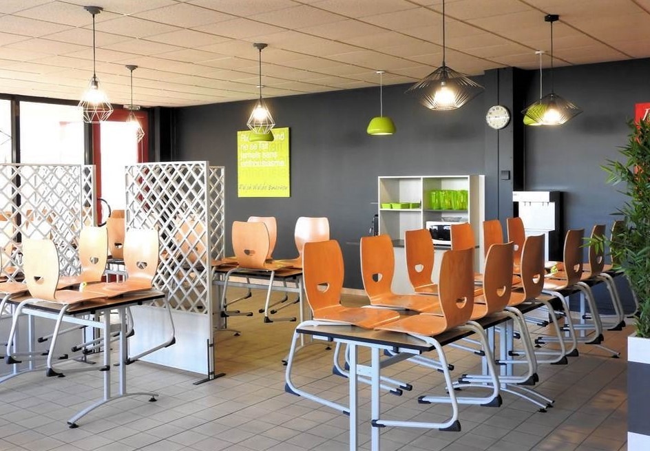 racinea agencement espace restauration cafeteria siege cloisons