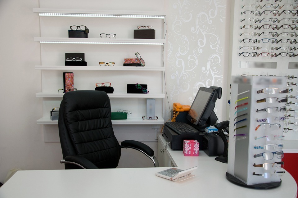 Espace conseil et vente d'un agencement boutique optique