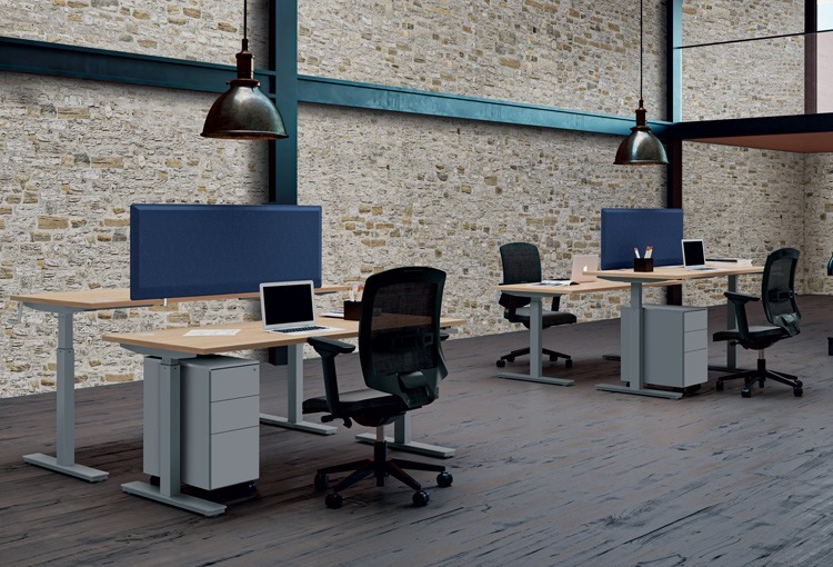 Aménagement de bureaux avec séparateurs dans un open space