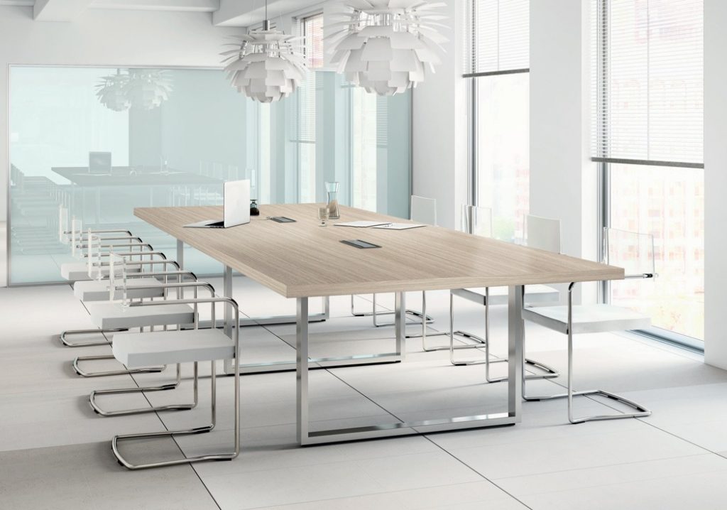 Aménagement d'une salle de réunion design style minimaliste