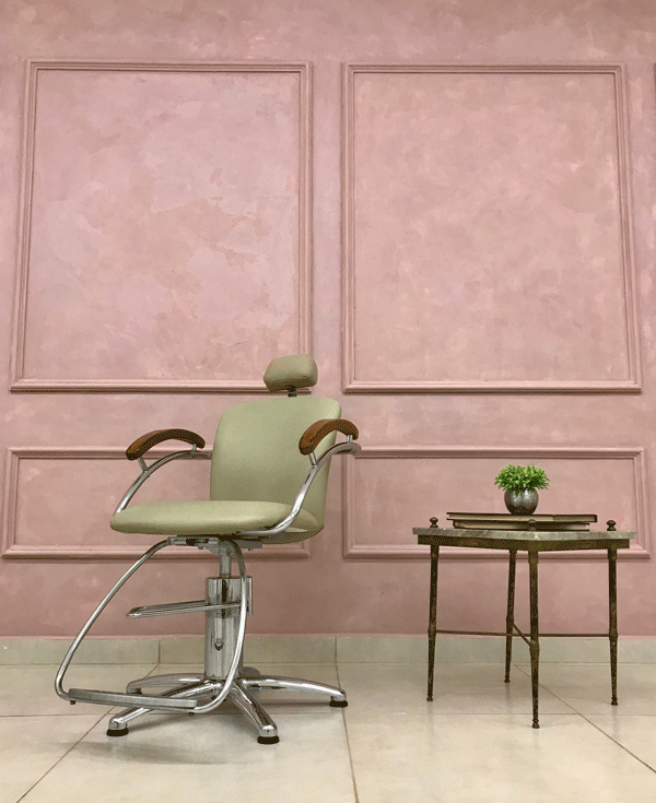racinea agencement salon de coiffure vert pastel elegance sobre table basse nature