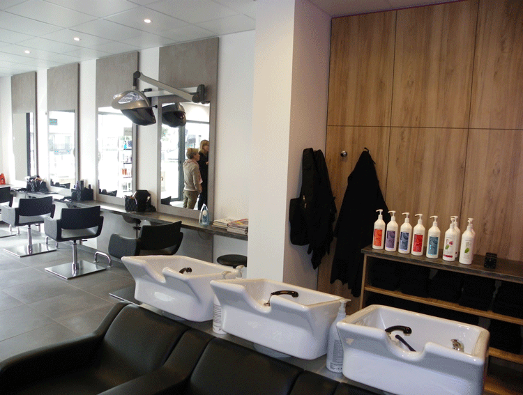 racinea agencement salon de coiffure vasque lavage seche cheveux