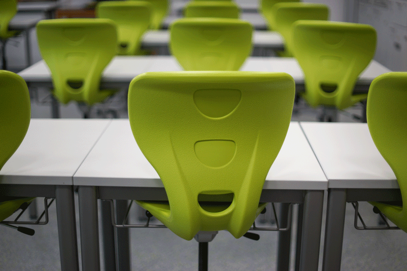 racinea amenagement classe college lycee siege salle vert table