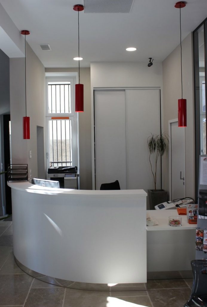 racinea amenagement espace accueil luminaire blanc aluminium