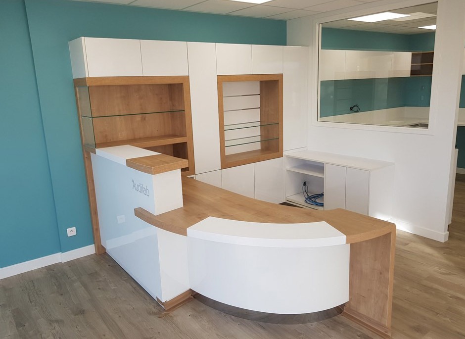 racinea amenagement espace accueil medical blanc bois