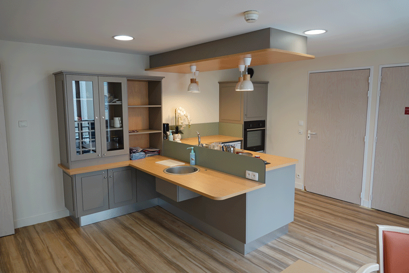 racinea amenagement maison retraite lumineuse cuisine therapeutique securisee