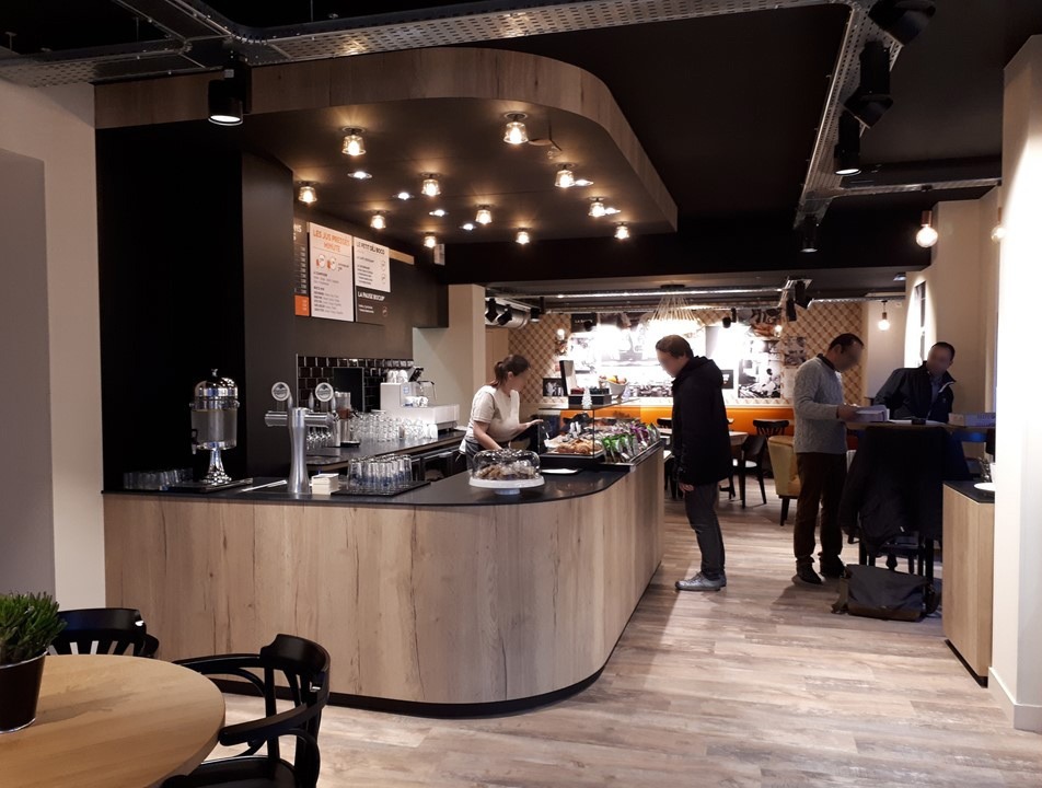 Aménagement sur mesure du comptoir d'un restaurant