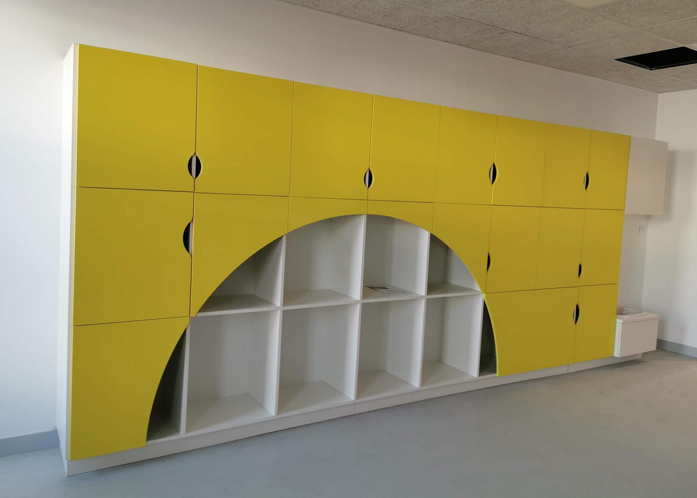 Aménagement sur mesure de vestiaires et casiers libre service