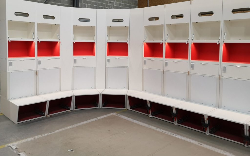 Sortie de production d'un aménagement vestiaires sportifs