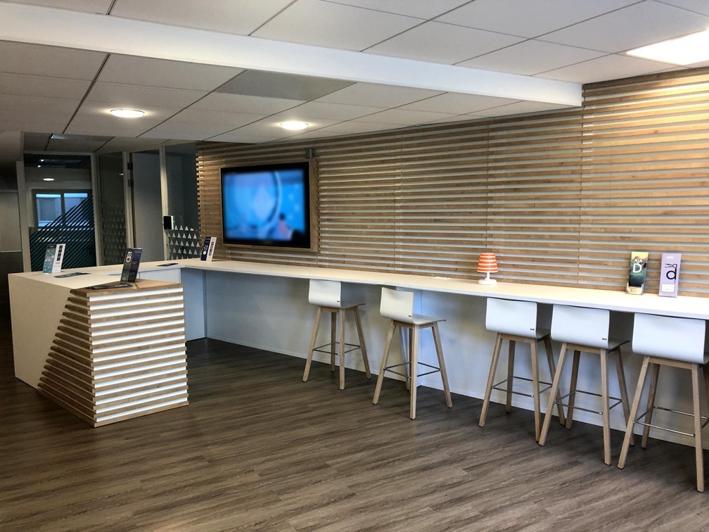 Aménagement d'une salle de restauration professionnel avec son mobilier sur mesure