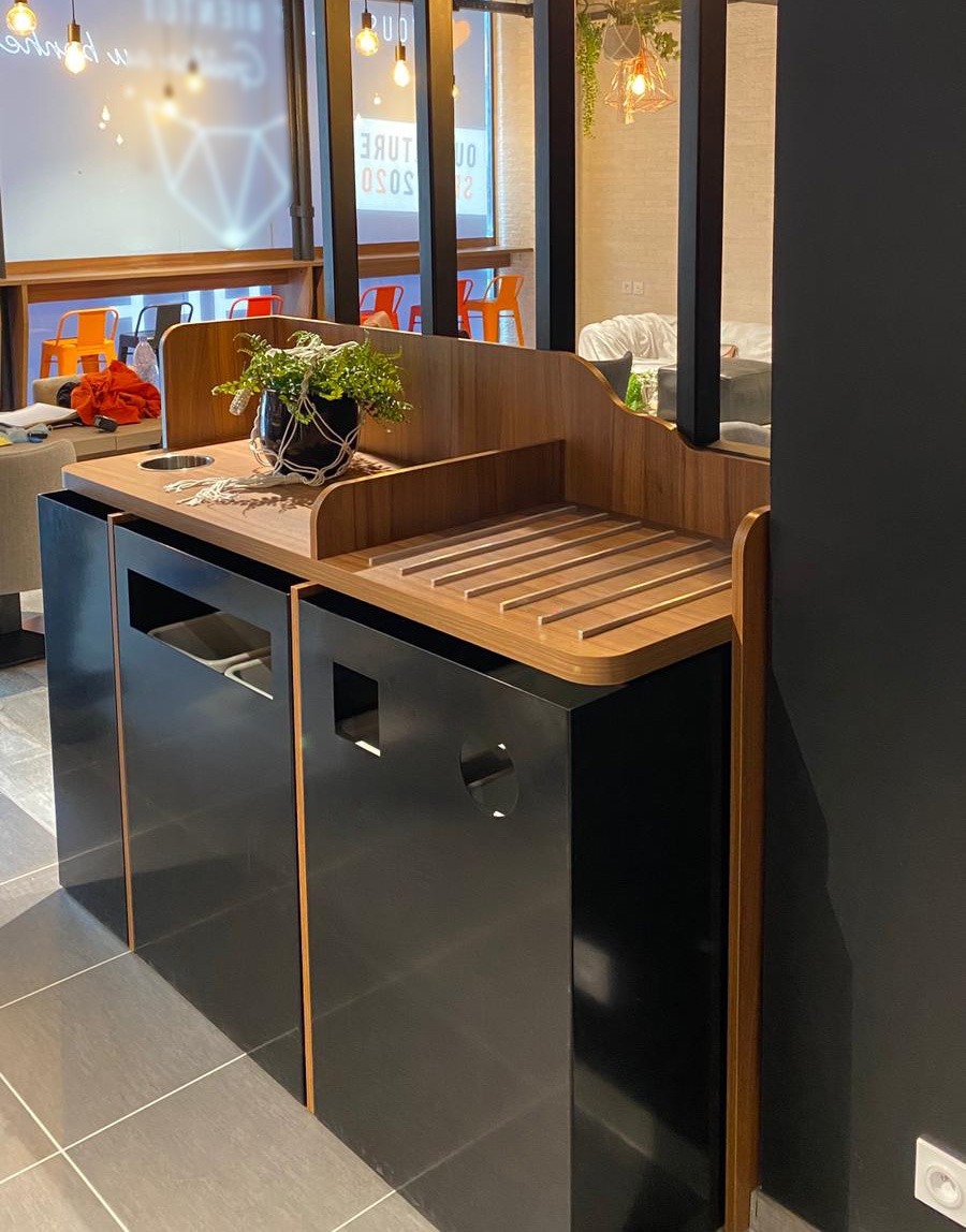 Espace déchets dans pour un agencement fast food