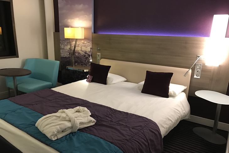 racinea agencement mobilier hotel miniature