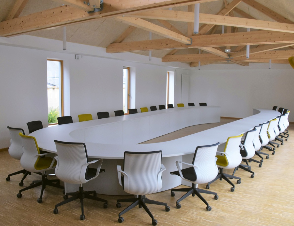 Agencement d'une salle de réunion sur mesure pour une mairie