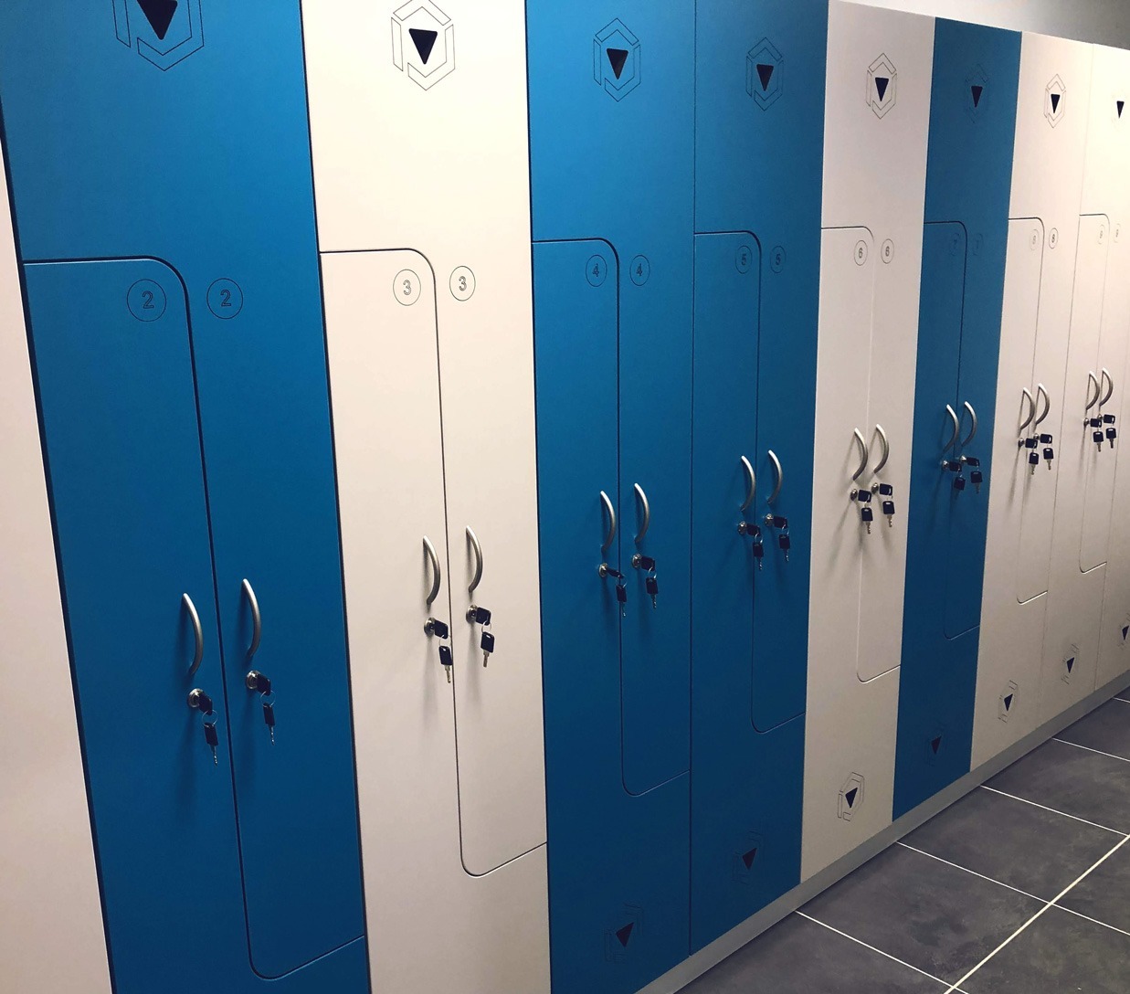 Aménagement de vestiaires doubles sur mesure
