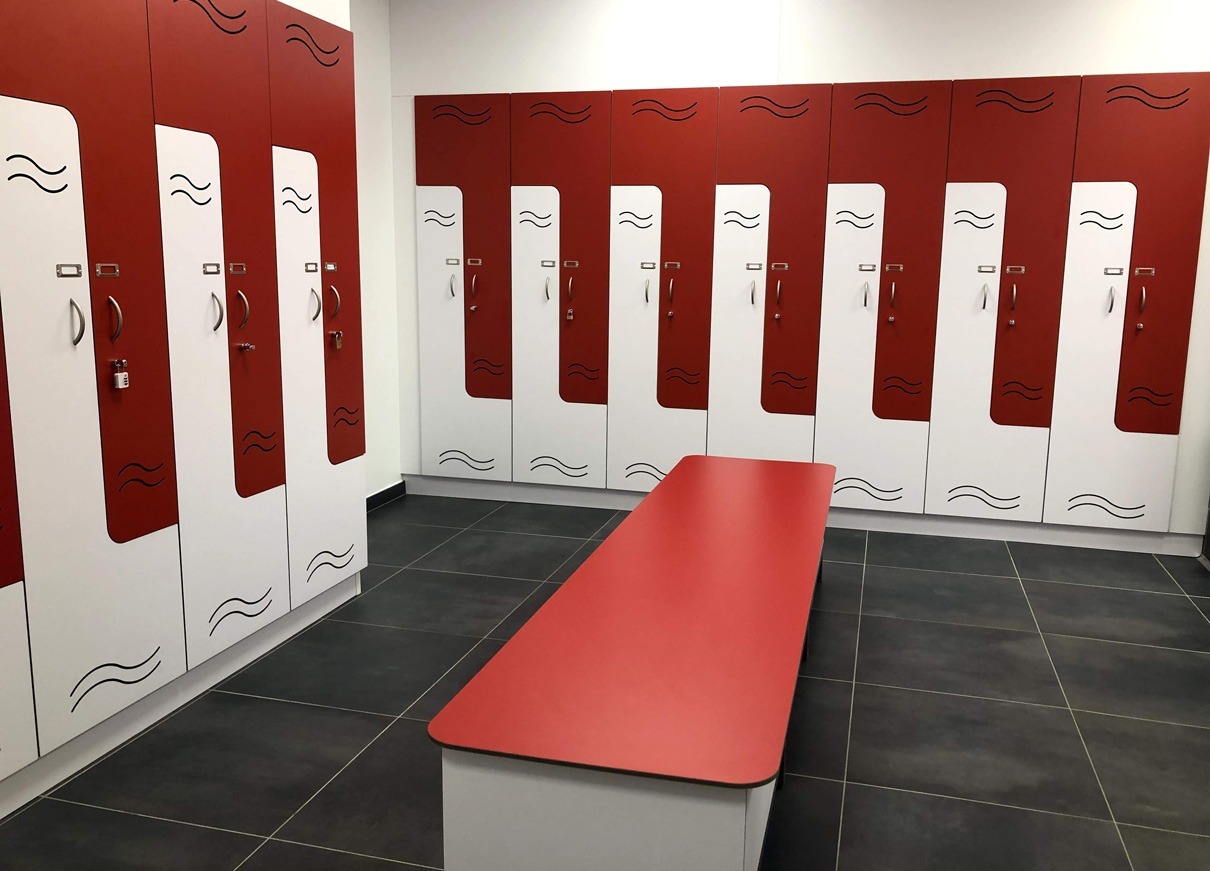 Aménagement de vestiaires sur mesure pour une salle de sport