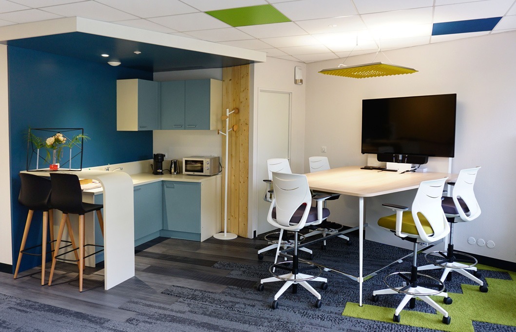 Mobilier de salle de pause avec sa kitchenette