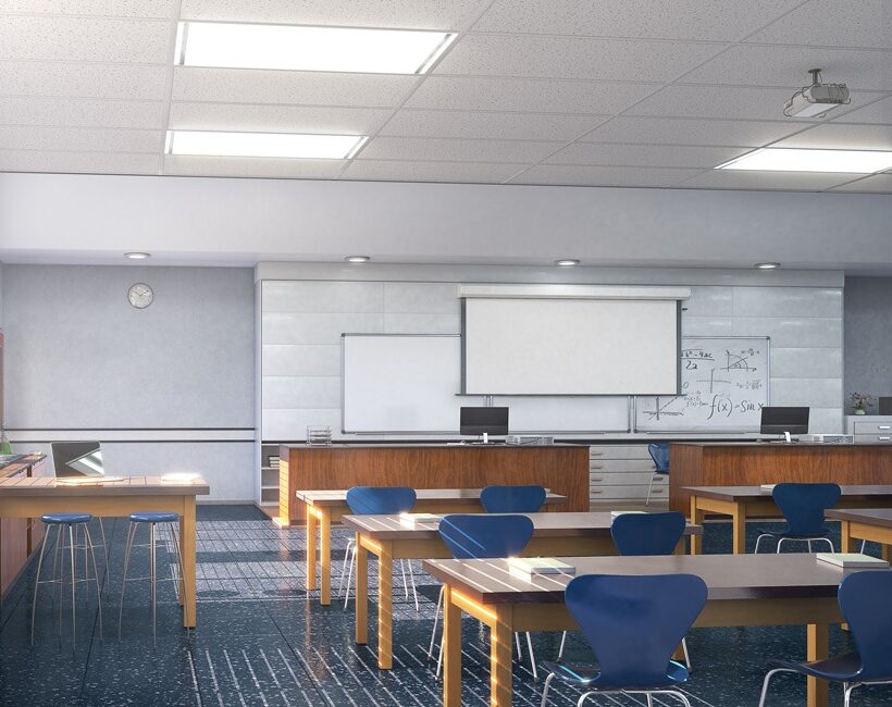 Salle de classe avec tableau multifonctions