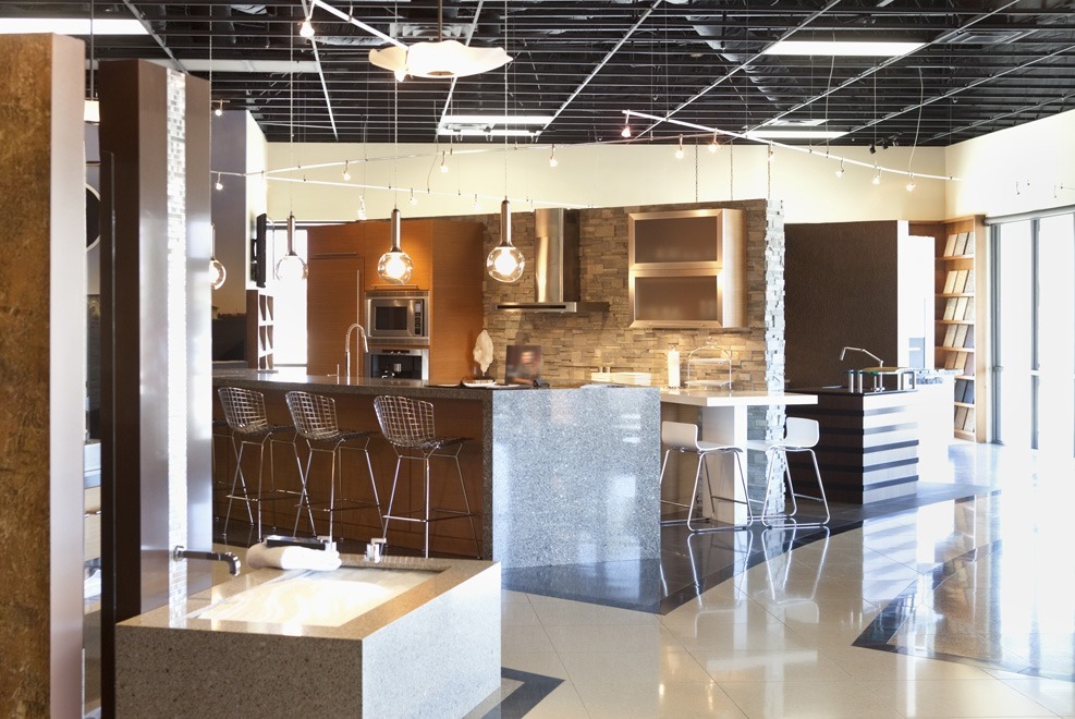 Aménagement d'un showroom confortable pour un vendeur de cuisines